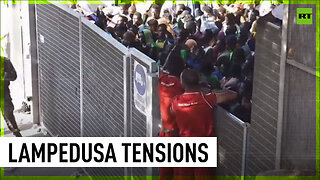 Tensions high as thousands of migrants arrive in Lampedusa