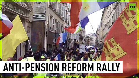 'We don't want this sh*tty reform' | Yellow Vests denounce Macron policies