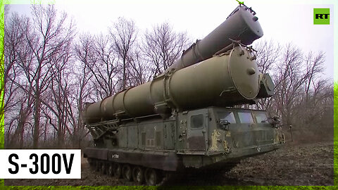 Russian S-300V air-defense missile system filmed on duty