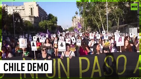 March in Chile against gender violence extends support to Palestinians