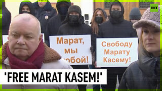 Protesters rally outside Latvian embassy over Sputnik’s Marat Kasem unlawful detention