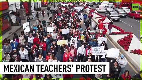 Educators rally in Mexico City for wage increase