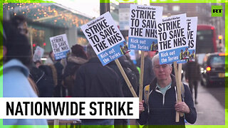 Hundreds of UK nurses rally demanding better pay
