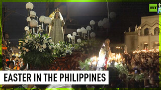 Dawn procession marks Easter in the Philippines