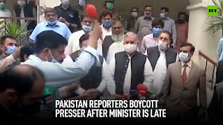 'You insulted us' | Pakistani reporters boycott presser after minister is late