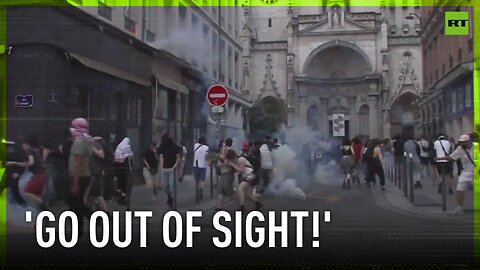 Anti-Le Pen party protesters hit by tear gas