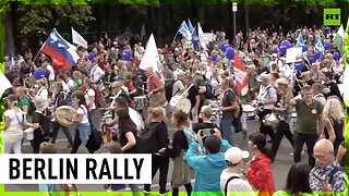 Mass rally against weapons delivery to Ukraine held in Berlin