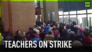 Teachers break through security barriers demanding higher pay in Argentina