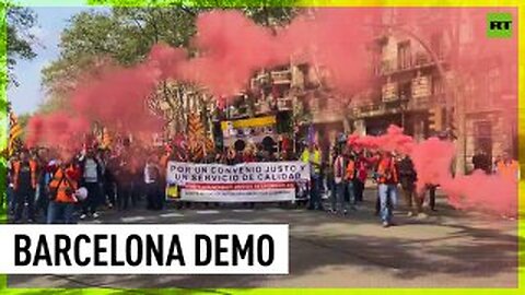 Bus drivers march for higher salaries and better conditions in Spain