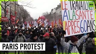 Paris pension protest ends up in chaos and clashes