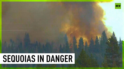 Fire threatens iconic Yosemite Park
