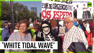 Thousands rally in support of public health care in Madrid