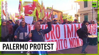 Protesters rally against abolition of basic income subsidy in Italy