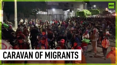 Thousands of migrants head to US-Mexico border