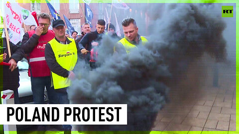 Miners protest against high energy prices, set coal on fire in Warsaw