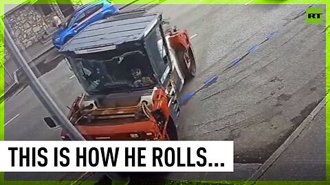 Man steals roller, crashes it into pole in Russia