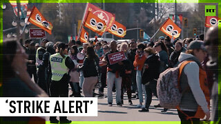 Hundreds protest for pay raises in Canada