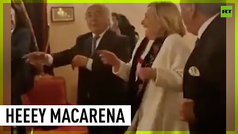 Hillary Clinton fails to dance the Macarena
