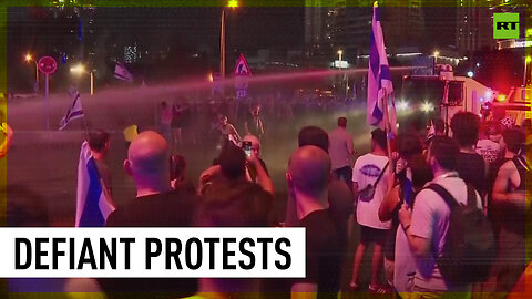 Police use water cannon to disperse protesters in Tel Aviv