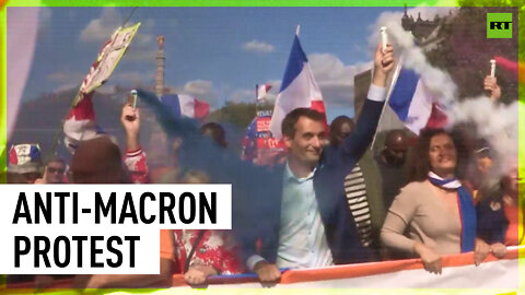 Anti-Macron protest in Paris