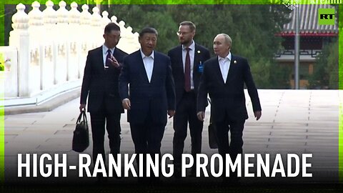 Xi and Putin hold informal meeting at Zhongnanhai residence