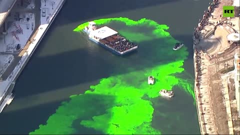 Chicago River goes green for St. Patrick's Day