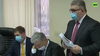 Poroshenko Falls Asleep at His Own Trial