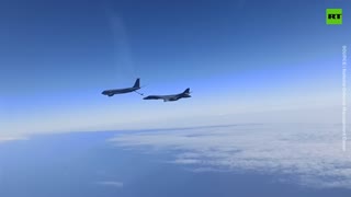 Russian Su-30 fighter jets escort US B-1B supersonic bombers over Black Sea