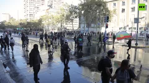 Water cannon deployed at protests in Chile