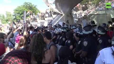 Pro-Palestine protesters break into Brooklyn Museum, clash with police