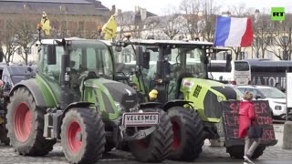 Frustrated farmers rally in Versailles to demand govt support