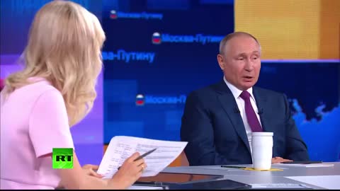 ‘Like with musical instruments, you should practice every day’ – Putin on foreign language skills