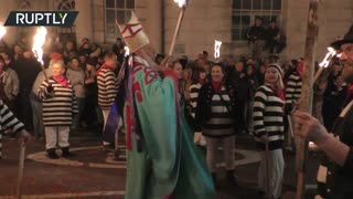 Thousands attend Lewes Bonfire Night celebration despite COVID warnings