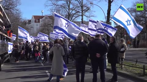 Pro-Israeli activists rally in Berlin