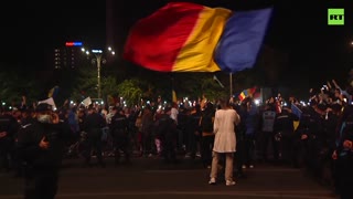 Thousands protest against new COVID curbs in Romania
