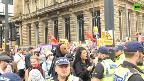 Manchester police arrest 'anti-racism' demonstrators and their opponents