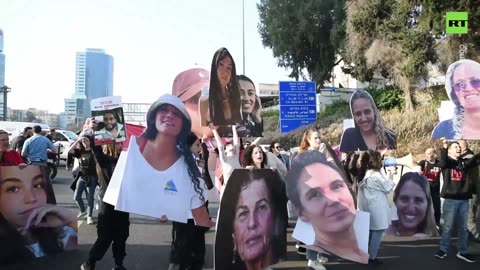 Tel Aviv highway blocked by protest over Hamas hostages