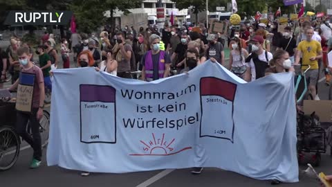 Large crowds rally in Berlin demanding rent cap and affordable housing