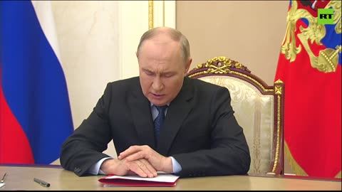 Putin holds a briefing with permanent Security Council members via video link