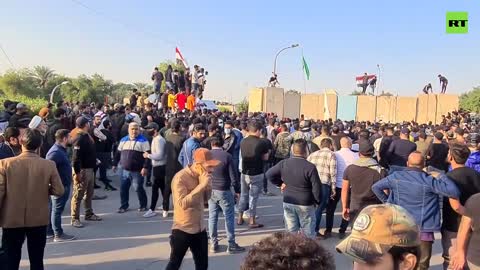 Baghdad Green Zone sees HUNDREDS of protesters ANGERED by parliamentary election results