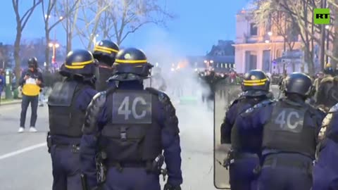 French protesters clash with police in Paris