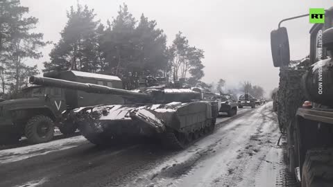 Russian tanks advance in Kiev region