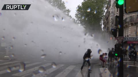 Paris scuffles | Pro-Palestine protest met with tear gas and water cannons