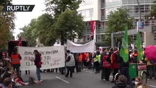 Hundreds of public health workers strike in Berlin