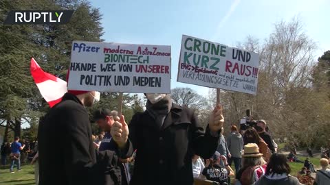 Scuffles at anti-lockdown demonstration in Vienna