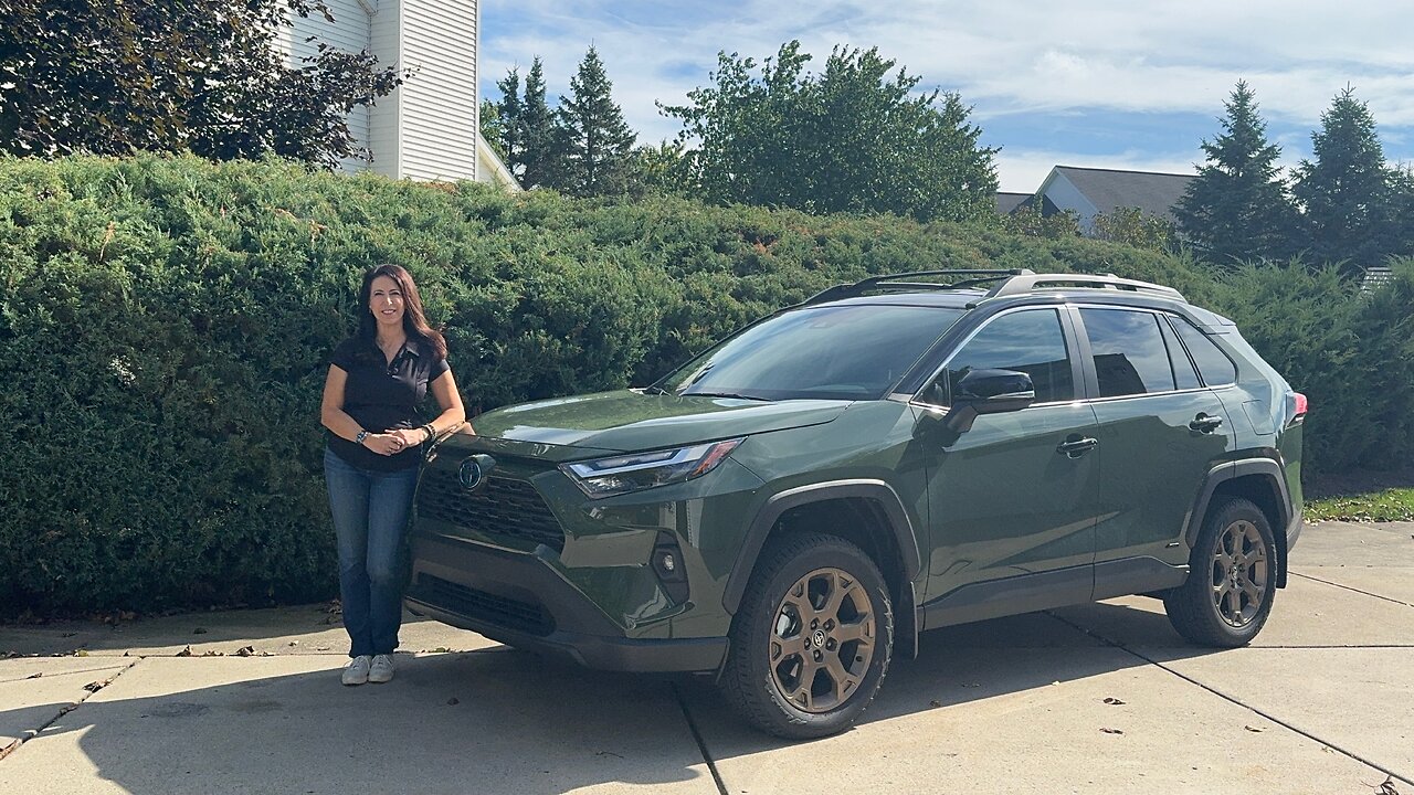 2024 Toyota RAV4 Hybrid vs Honda CRV Whats the Best Choice for Families?