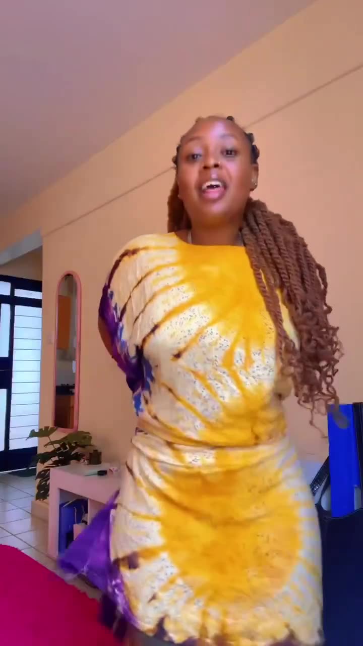 SEXYπ₯ HOUSEWIFE TURNS UP.