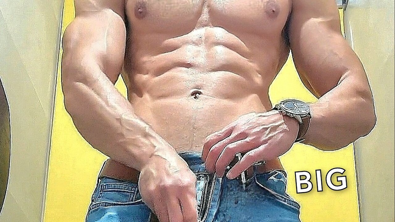 Gay Bodybuilder reveals ALL muscles