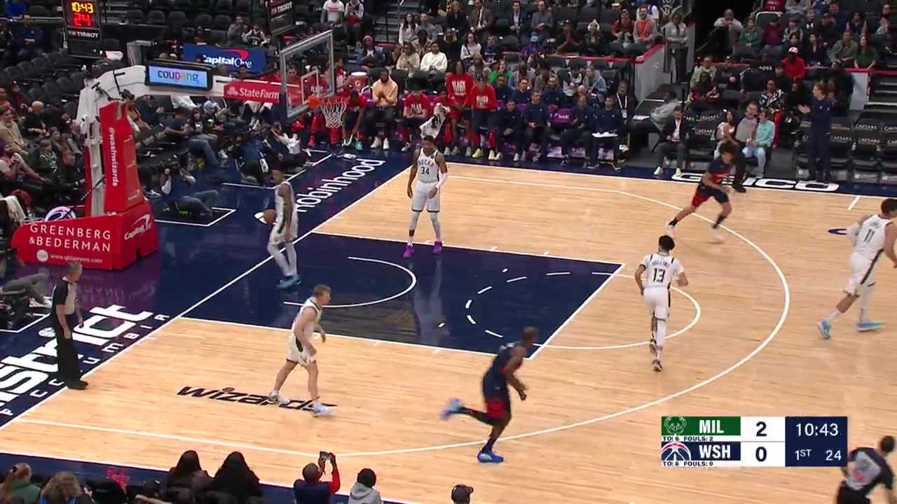 NBA - Khris Middletons first bucket as a Wizard ๐ช
