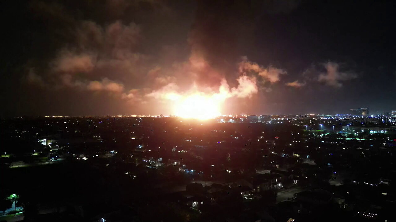 Thought we got Nuked: Aerial View of LA Refinery Inferno